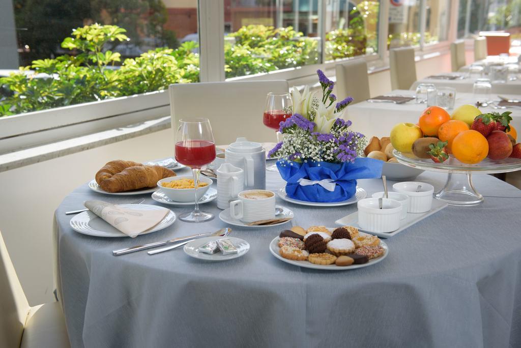 Hotel Ristorante La Marina Mhotelsgroup ซานบาร์โตโลเมโอ อัล มาเร ภายนอก รูปภาพ