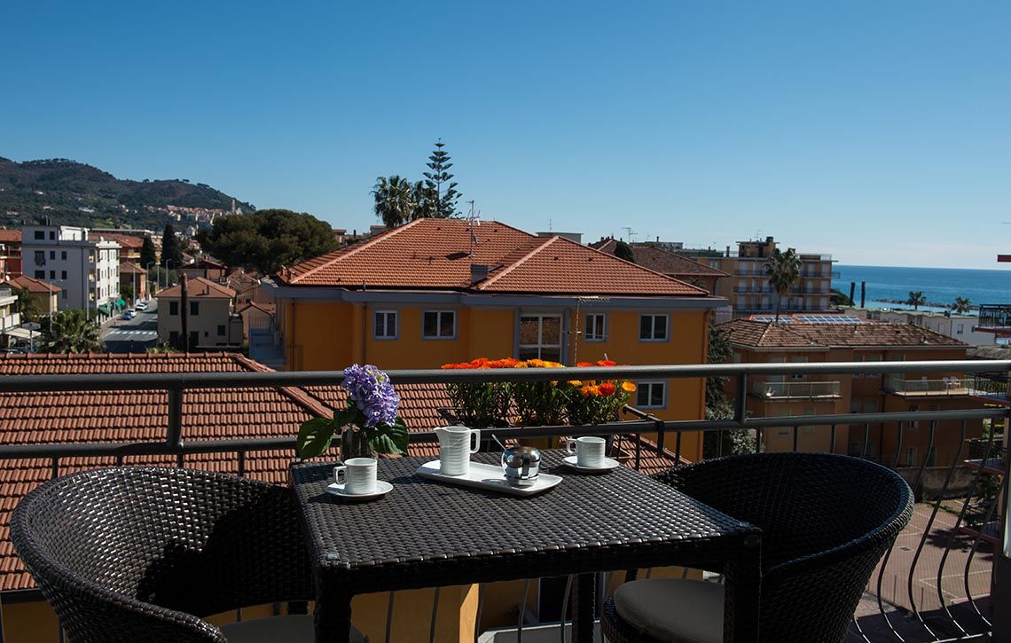 Hotel Ristorante La Marina Mhotelsgroup ซานบาร์โตโลเมโอ อัล มาเร ภายนอก รูปภาพ
